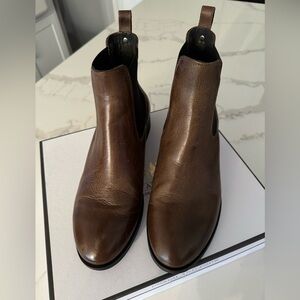 Coach And Four Isetta Chelsea Dark Brown Boots size 9.5